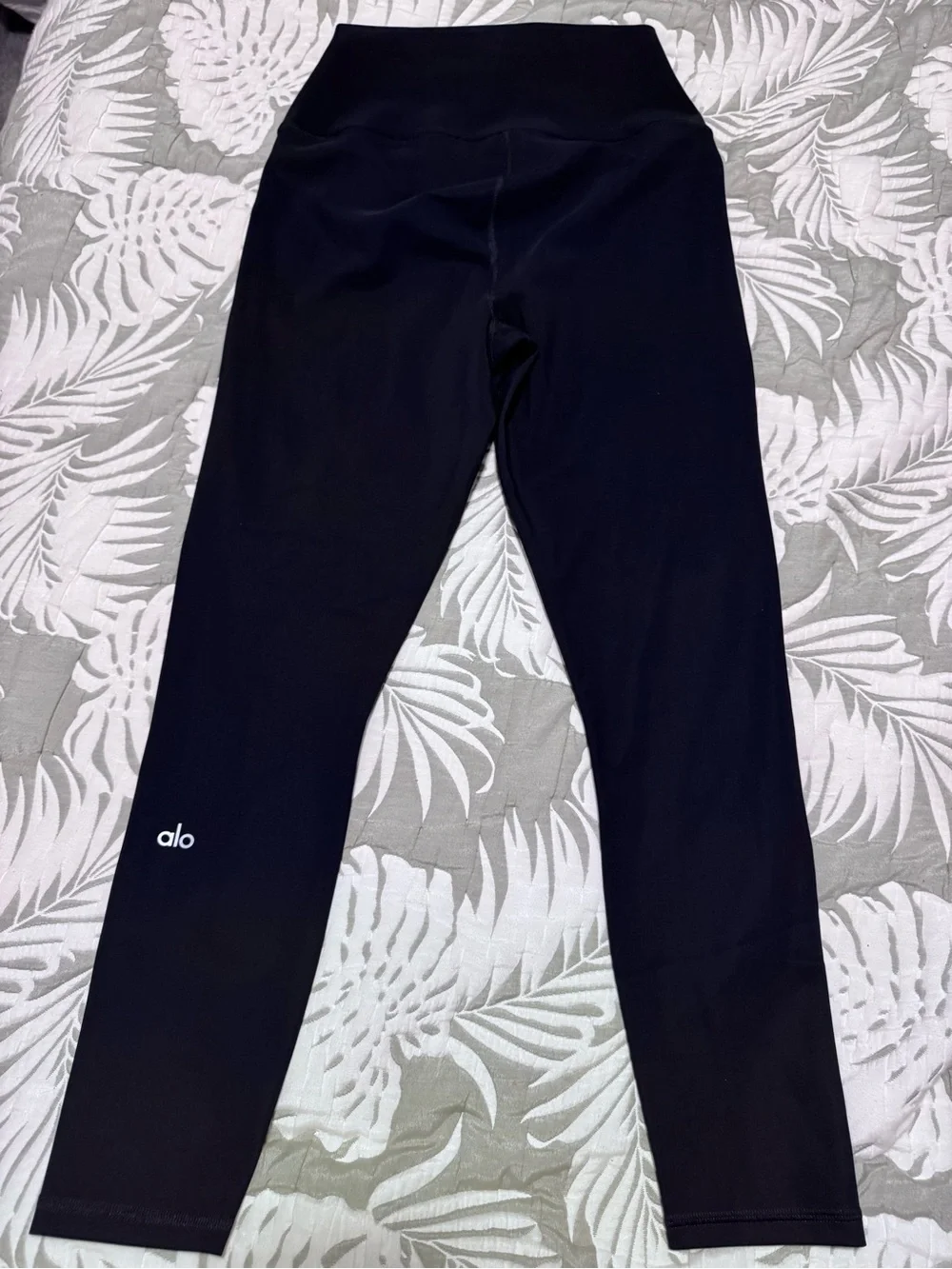 Alo Yoga Women's Ripped Warrior Leggings size M